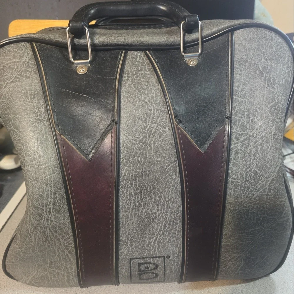 Vintage Retro Retired Brunswick Zipper PBA Pro Bowling Single Ball Bag